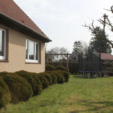 In Brusow Mit Ueberdachter Terrasse, Cleaning Included Kröpelin